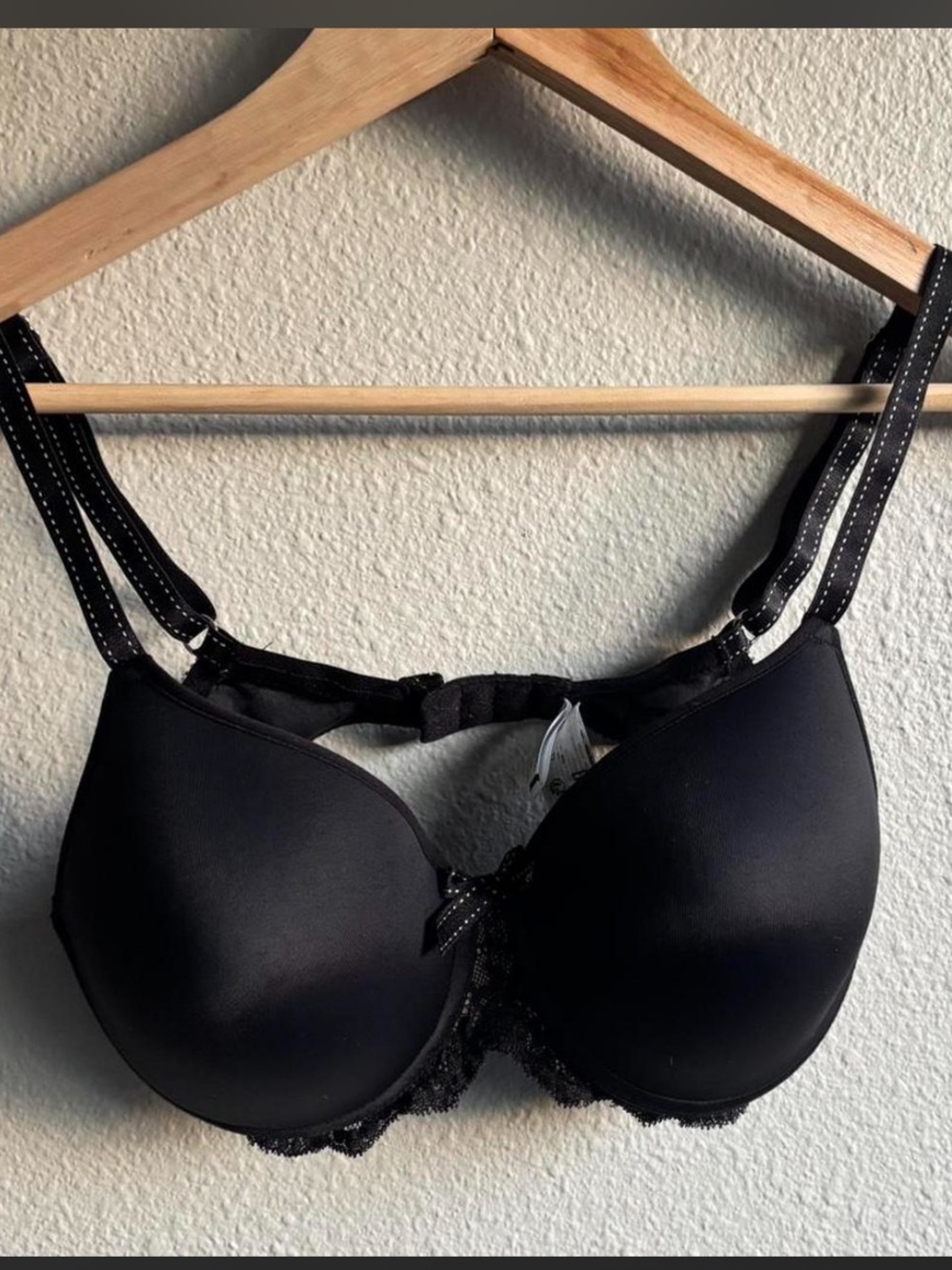 32D Chantelle Black Bra